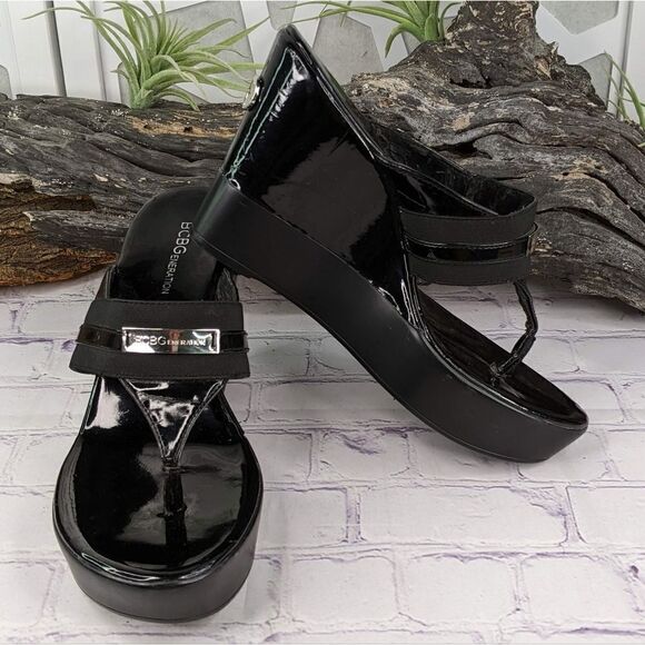 BCBGeneration Black Patent Leather Queenie Platform Wedge Thong Sandals - Picture 1 of 10